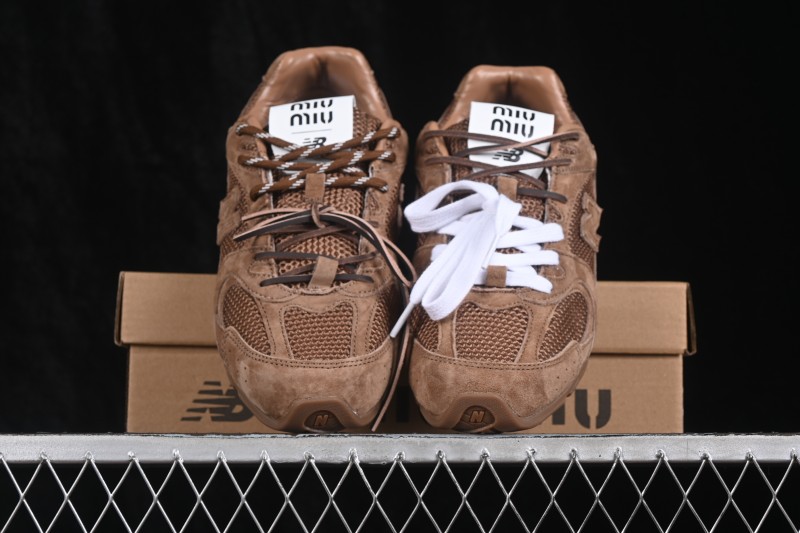 MiuMiu x New Balance 530 Retro Low-Top Casual Lifestyle Shoes with Deconstructed Design and Dual Laces - AJD4