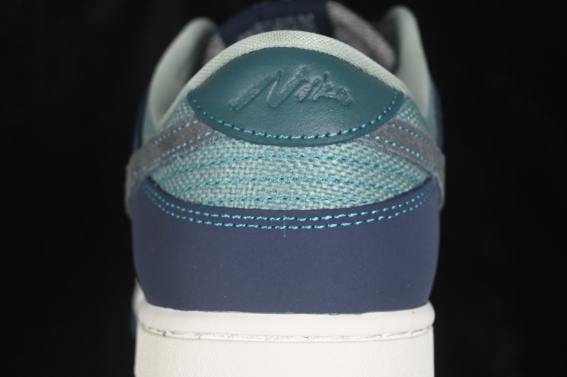Nike SB Dunk Low Skateboarding Shoes with Cushioned Collar - IH1942-002