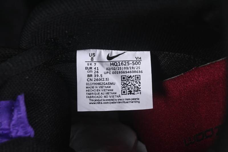 Nike SB Dunk Low Skateboarding Shoes with Padded Collar and Zoom Air Cushioning - HQ1625-500