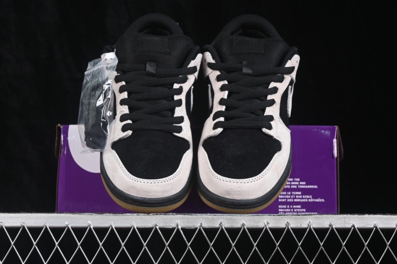 Nike SB Dunk Low Skateboarding Shoes with Padded Collar and Zoom Air Cushioning - HQ1625-500