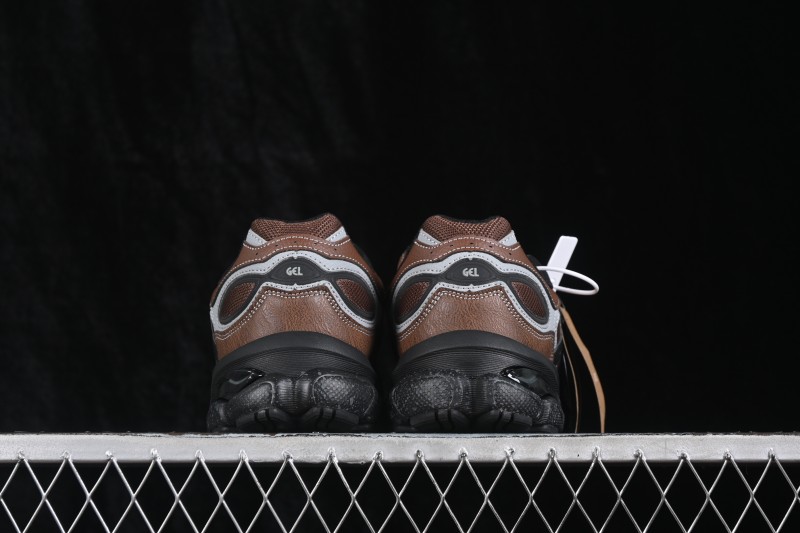 Asics Gel-NYC 2.0 Retro Running Shoes with Breathable Mesh and Suede Upper - 1203A896-200