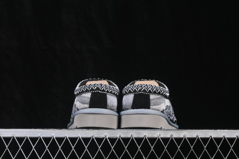 UGG X Palace Tasman Dragon Tiger Embroidered Comfortable Durable Short Snow Boots - 1172070 BKCA