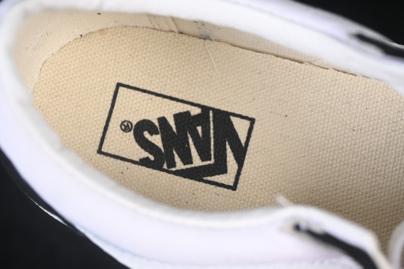 Vans Old Skool Low-Top Casual Skate Shoes - VN0009Q5BMW