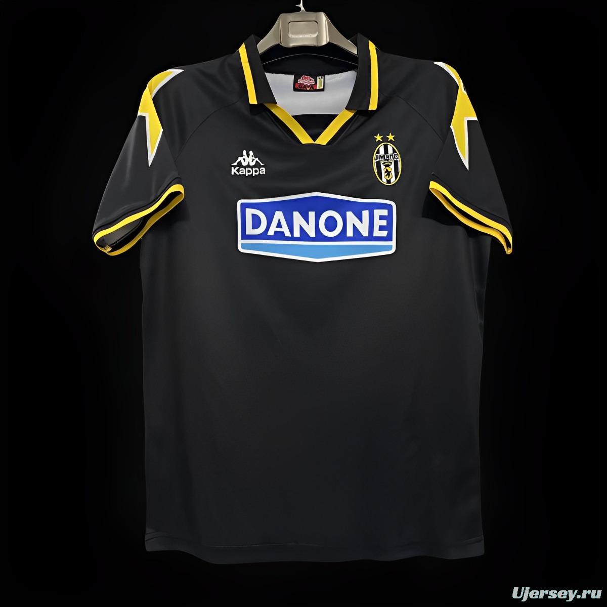 Retro 94/95 Juventus Third Black Jersey