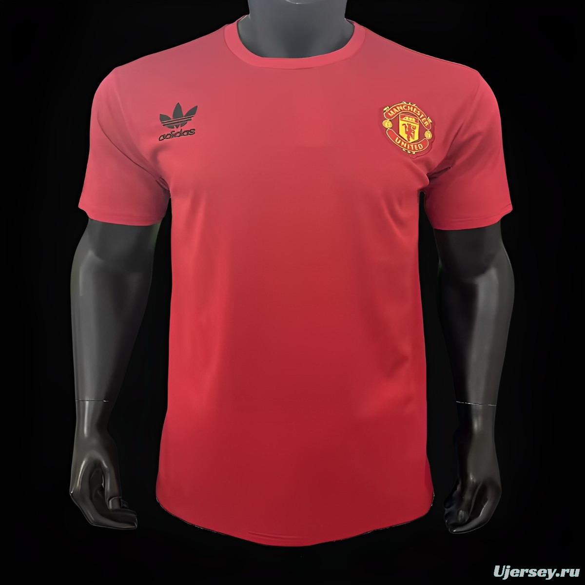 23/24 Manchester United Essentials Trefoil T-Shirt