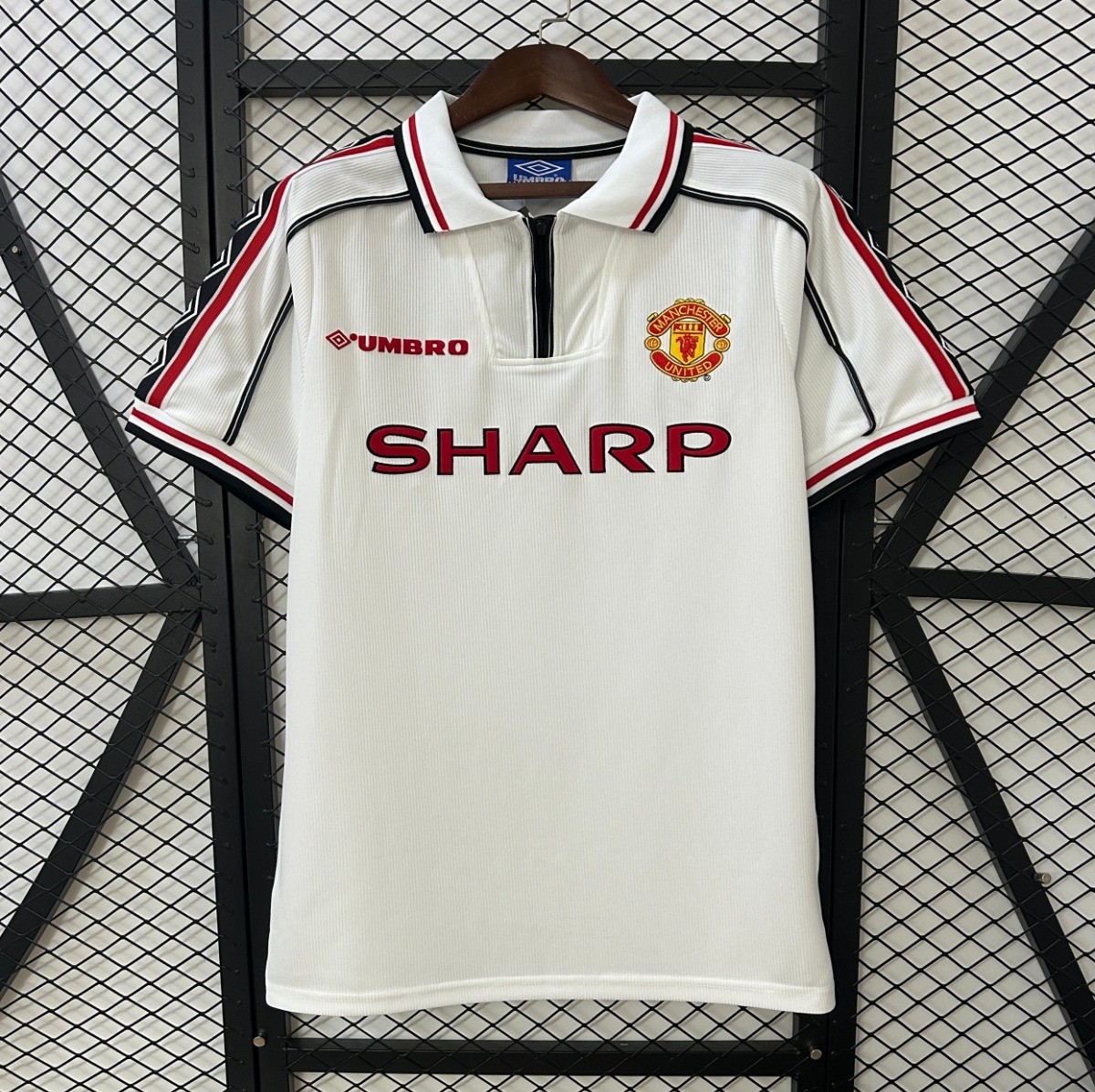 98/99 Retro Manchester United Commemorative Edition