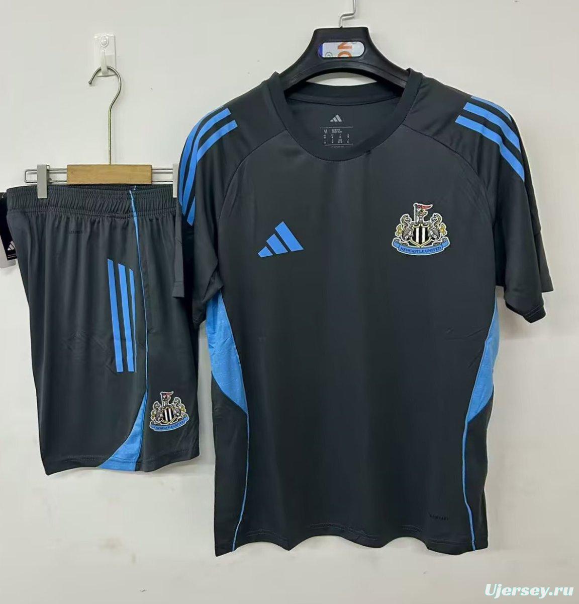 25/26 Newcastle United Pre-Match Training Jersey Grey+ Shorts