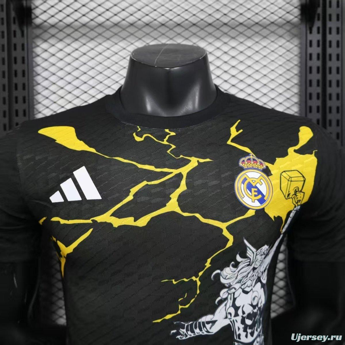Player Version 25/26 Real Madrid x Avengers Graphic Black Jersey